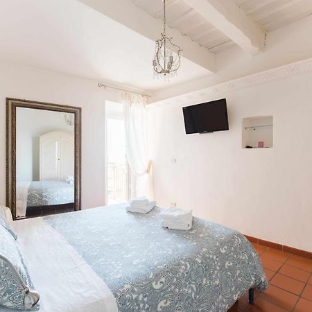 Little Medieval House Nettuno Exterior photo